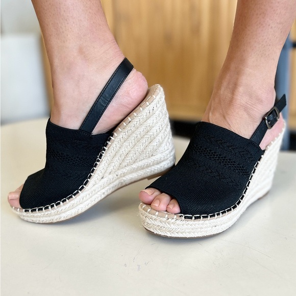 Forever Link Peep Toe High Heel Sandals - Picture 6 of 6